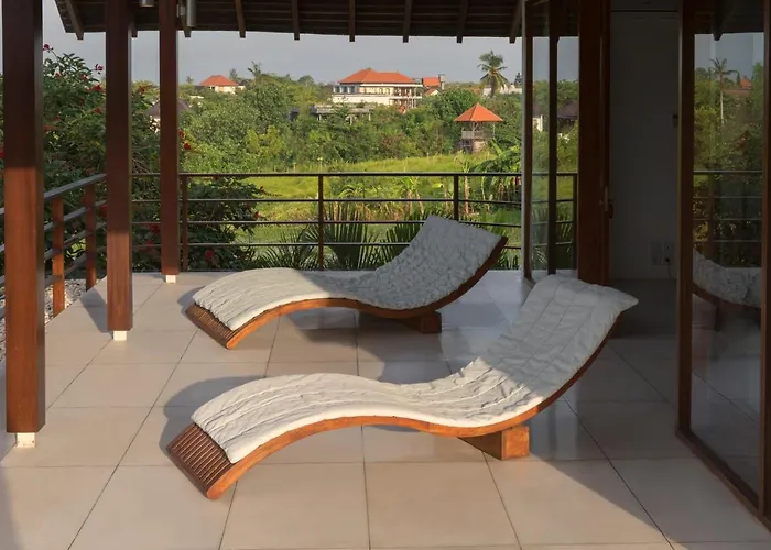 Kavya - 8-minute Walk From Berawa *